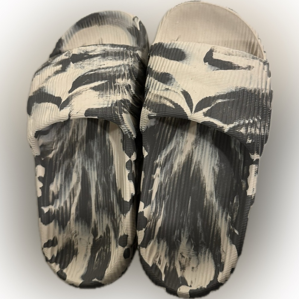 Adidas adilette sport slide- Men size 5 (women 7) - Picture 3 of 4
